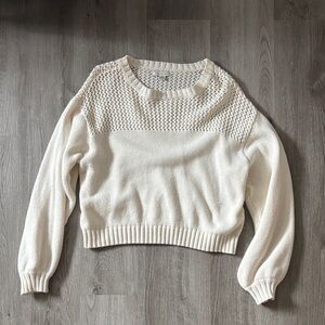 American Eagle Cream cropped Sweater